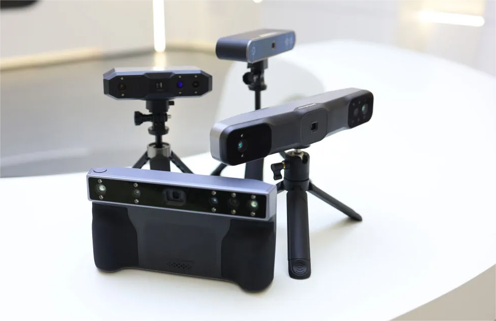 西安知象光電科技有限公司展廳內(nèi)展示的便攜式3D掃描設(shè)備。新華社記者 林勝概 攝